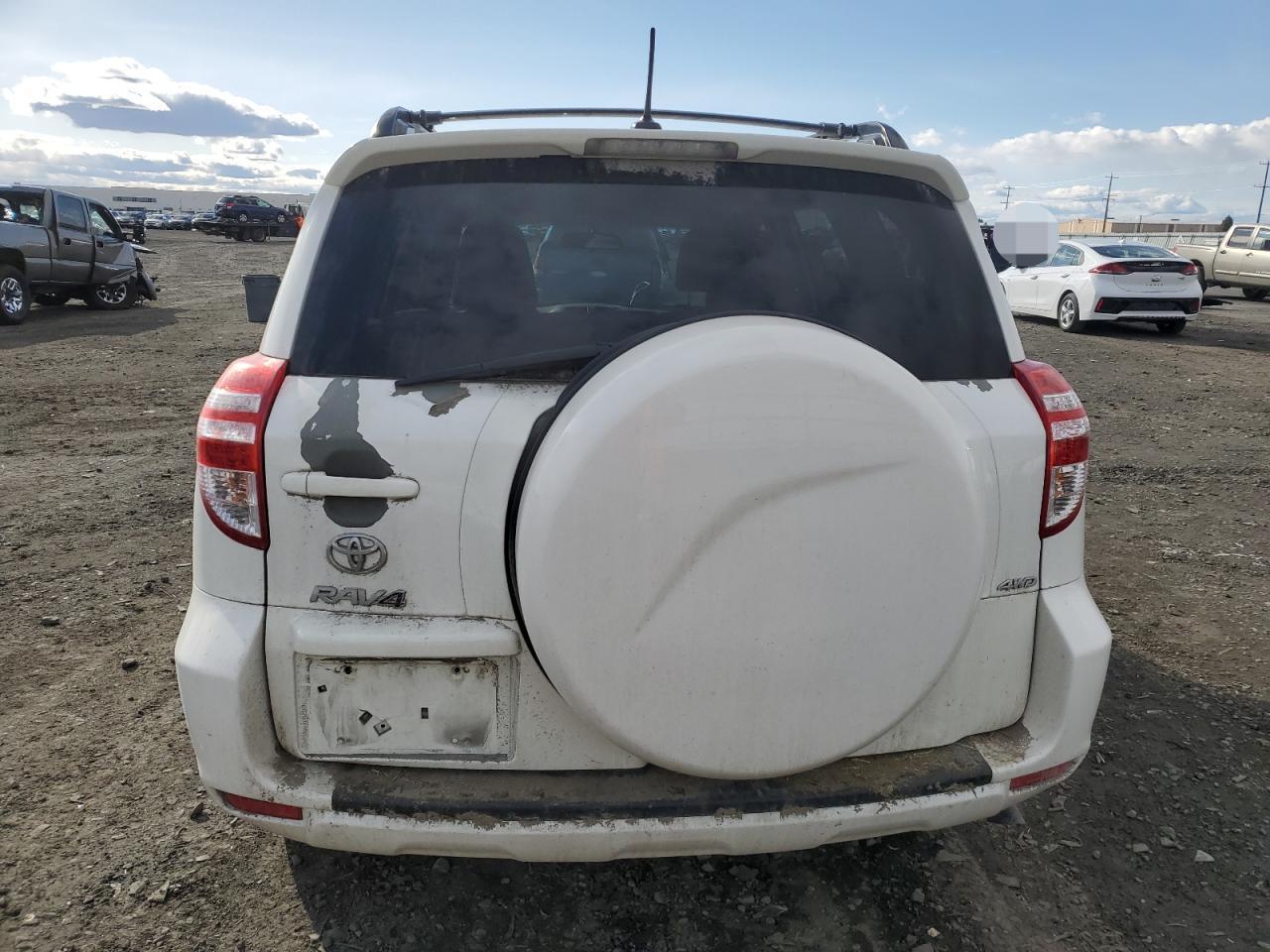 2011 TOYOTA RAV4 - Фото 6
