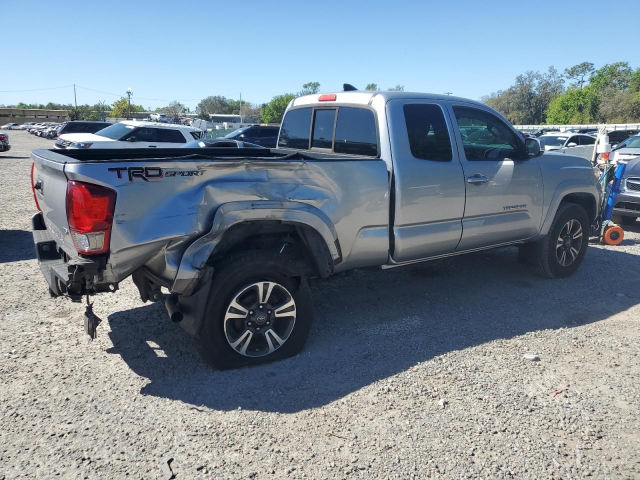 2017 TOYOTA TACOMA ACC - Фото 3