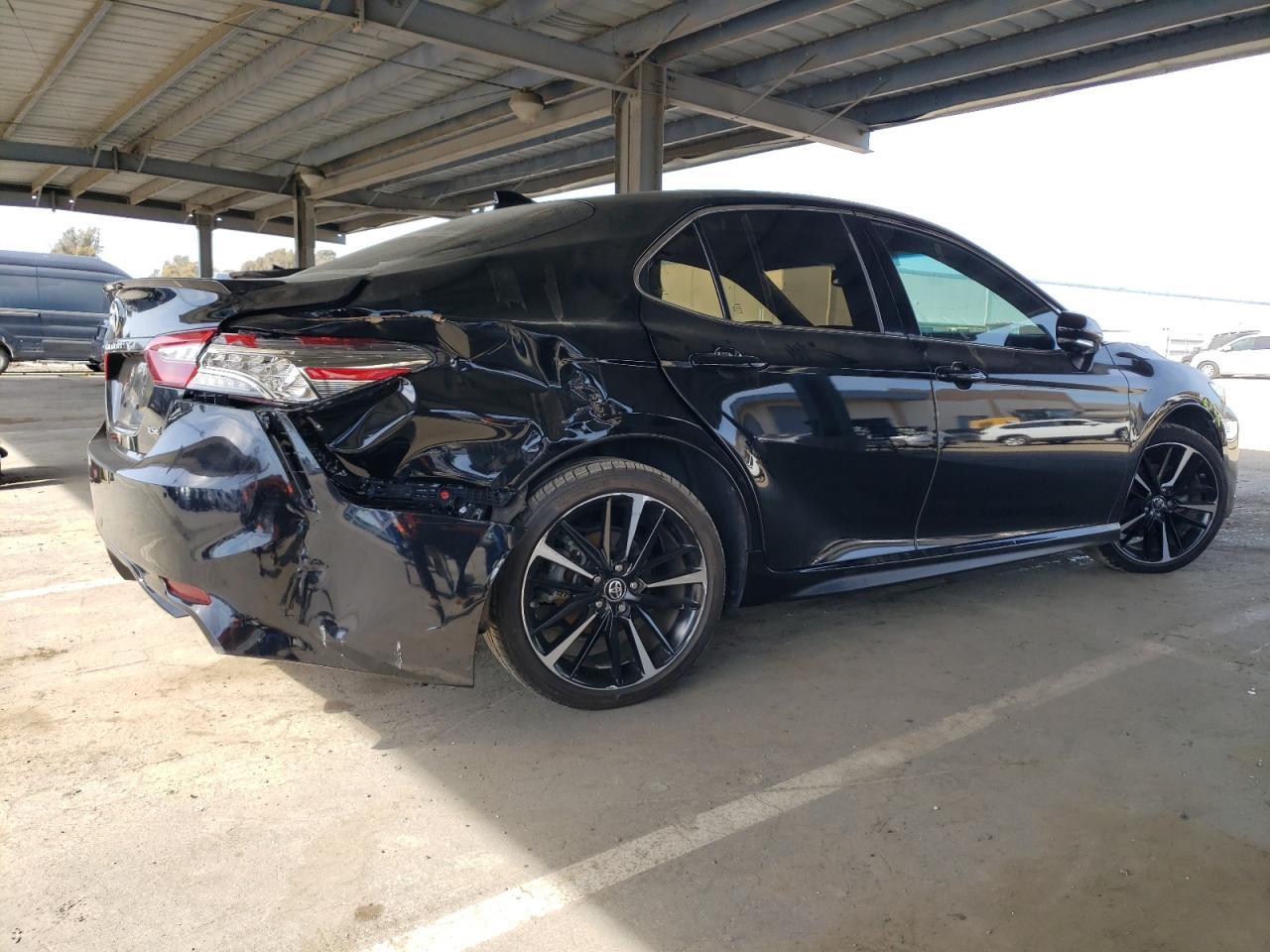 2018 TOYOTA CAMRY XSE - Image 3