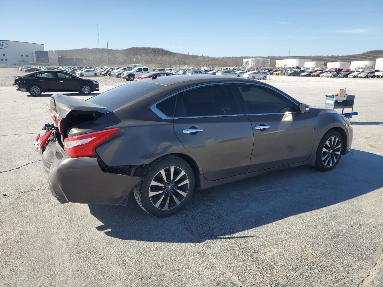 2016 NISSAN ALTIMA 2.5 - Фото 3
