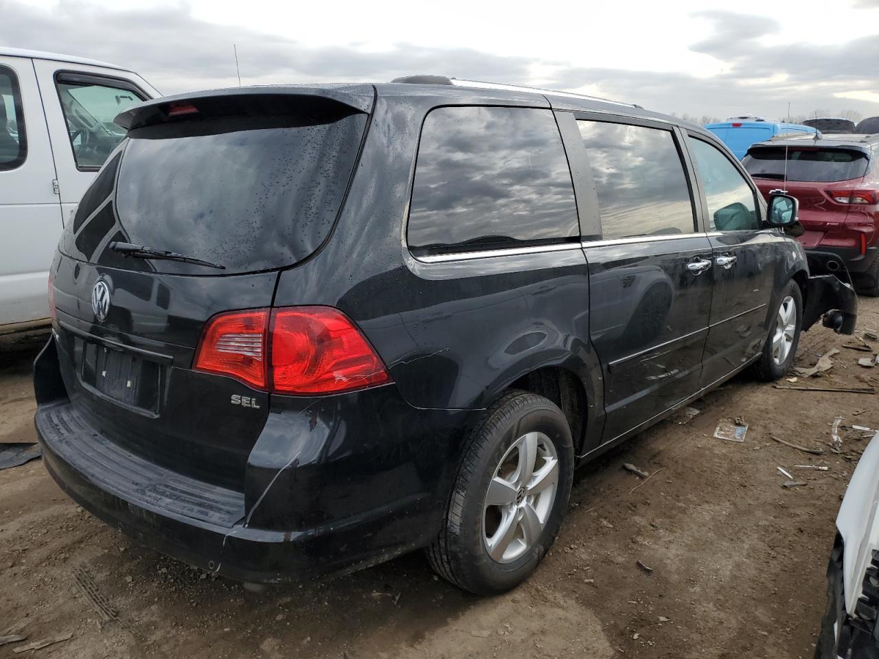 2013 VOLKSWAGEN ROUTAN SEL - Фото 3
