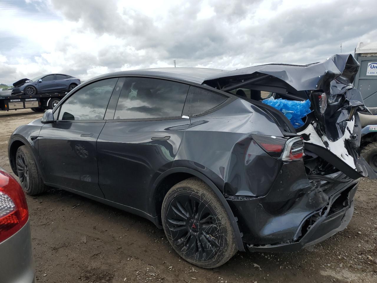 2024 TESLA MODEL Y - Image 2