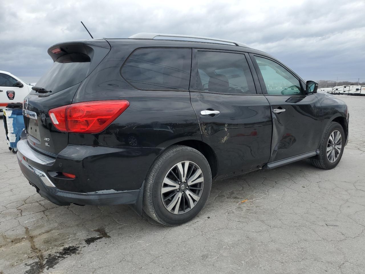 2017 NISSAN PATHFINDER - Фото 3