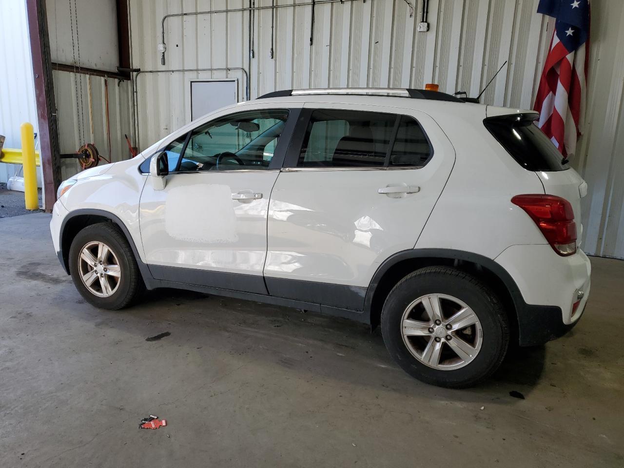 2019 CHEVROLET TRAX 1LT - Image 2