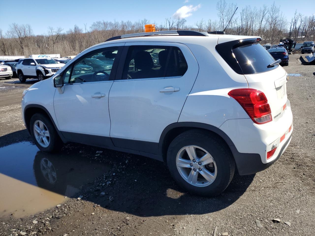 2018 CHEVROLET TRAX 1LT - Фото 2