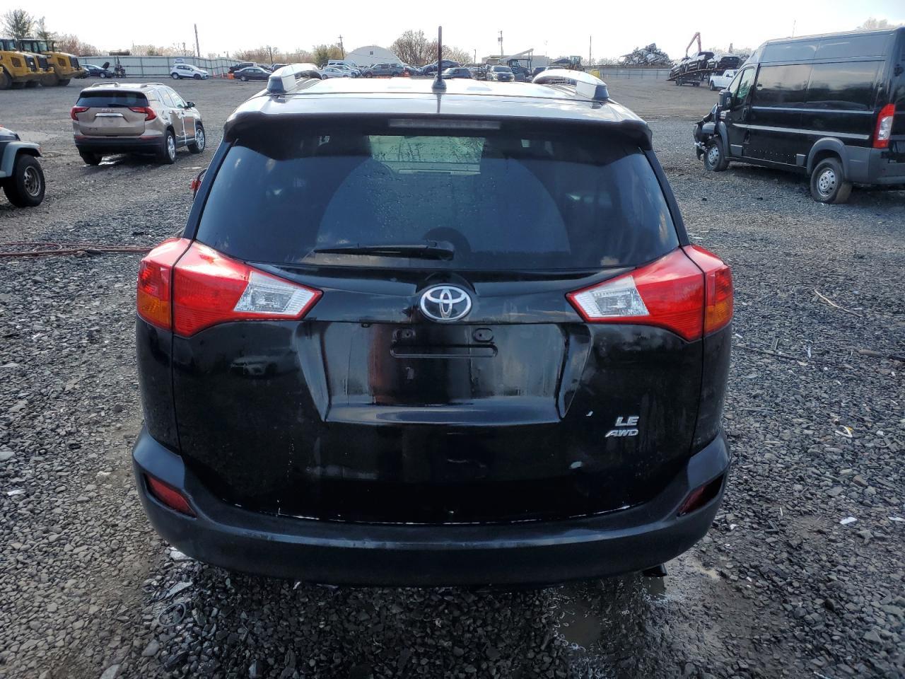 2014 TOYOTA RAV4 LE - Image 6