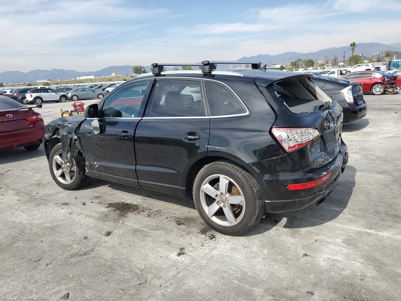 2011 AUDI Q5 PREMIUM - Image 2