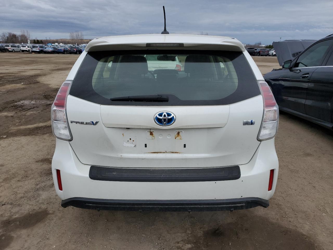 2015 TOYOTA PRIUS V - Фото 6