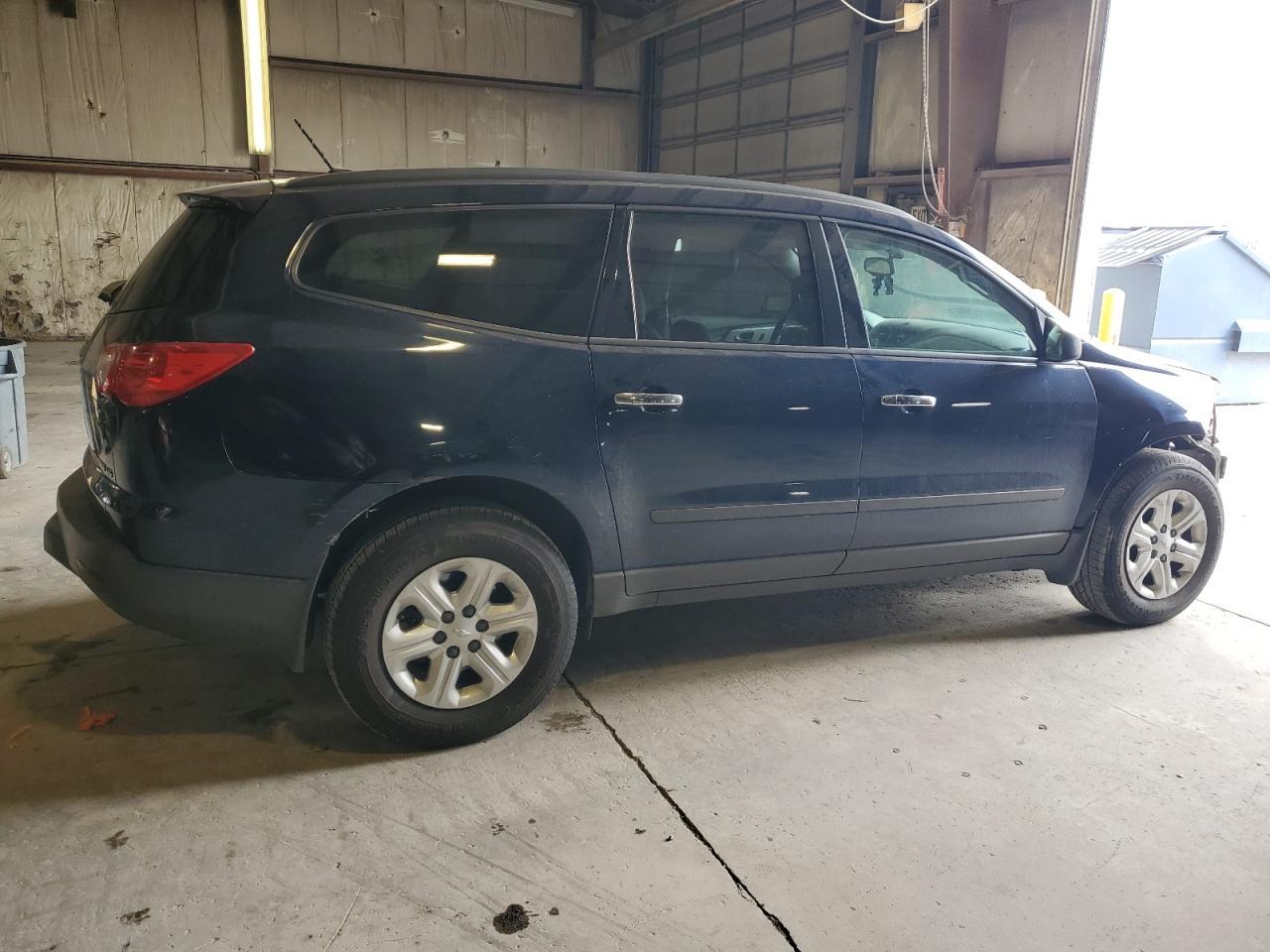 2011 CHEVROLET TRAVERSE L - Фото 3