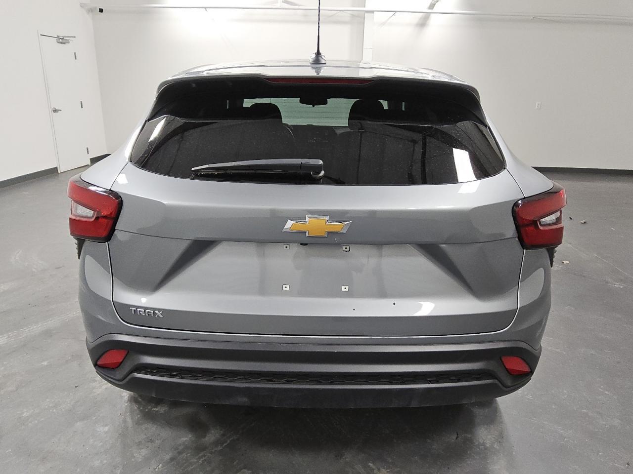 2024 CHEVROLET TRAX LS - Image 6