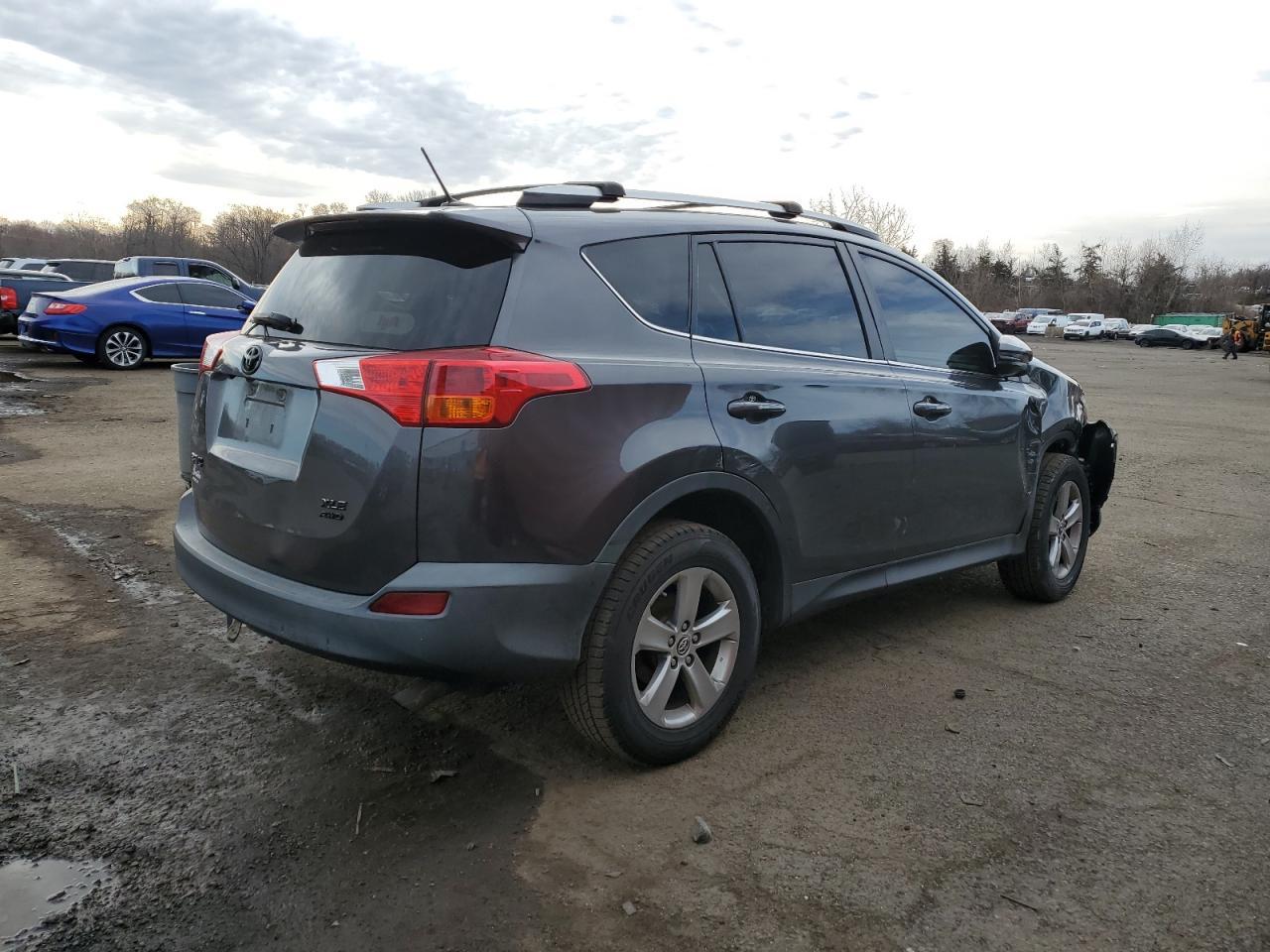 2015 TOYOTA RAV4 XLE - Фото 3