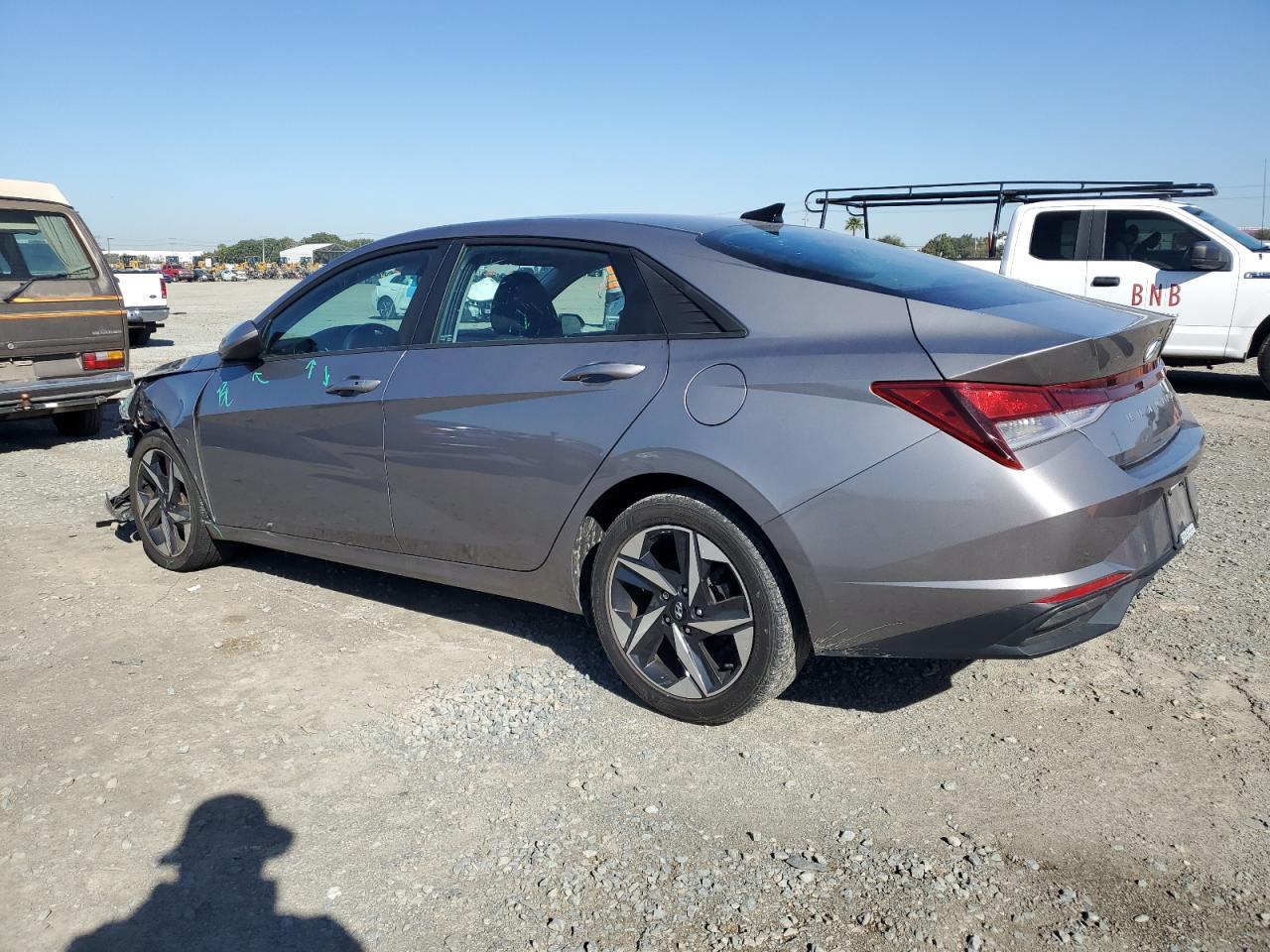 2023 HYUNDAI ELANTRA SE - Image 2