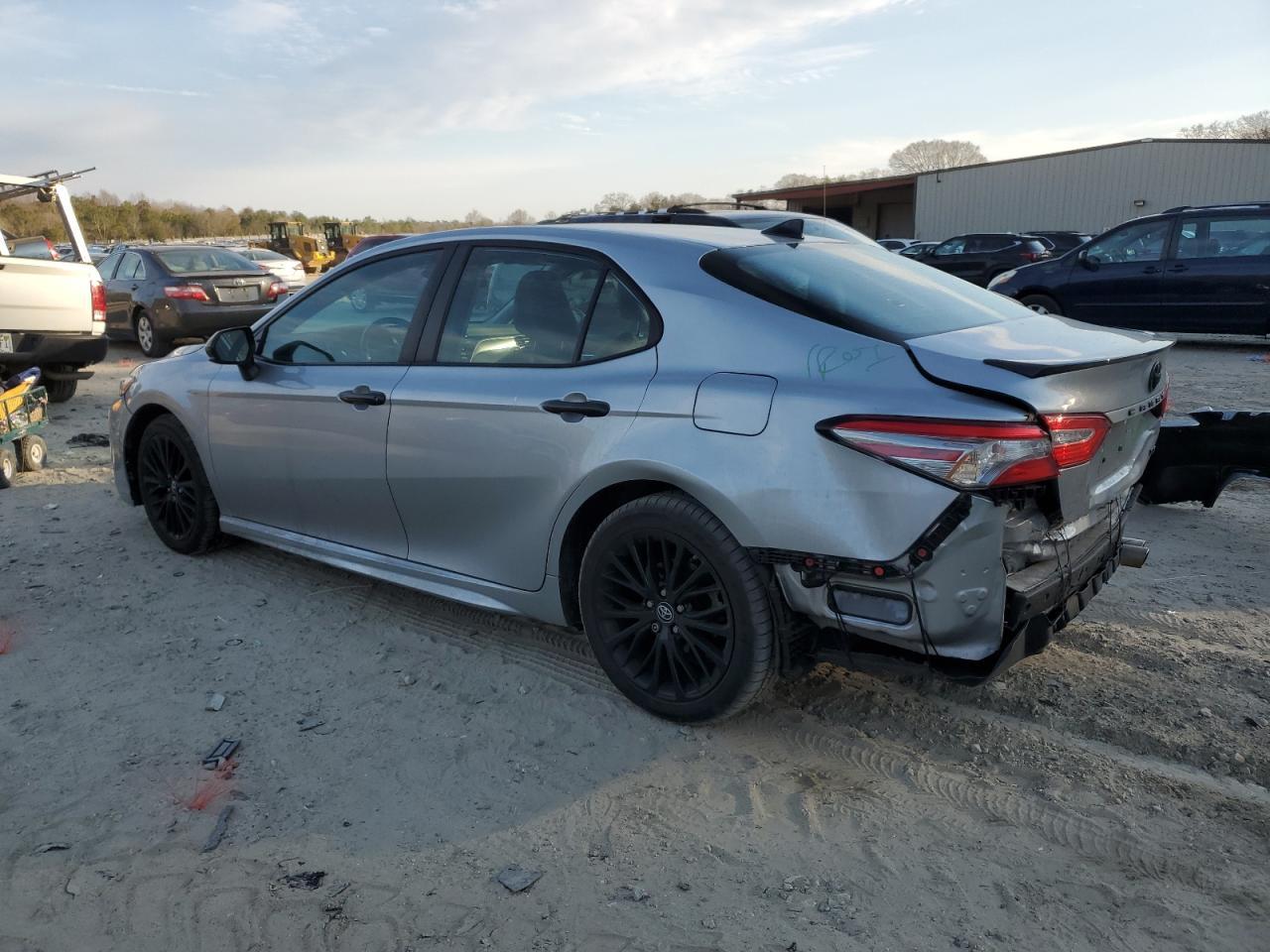 2019 TOYOTA CAMRY L - Фото 2