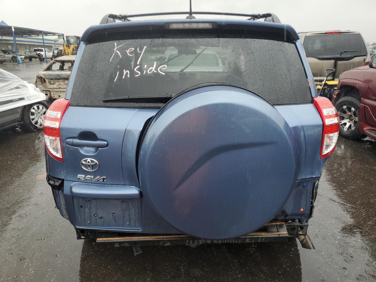 2011 TOYOTA RAV4 - Фото 6