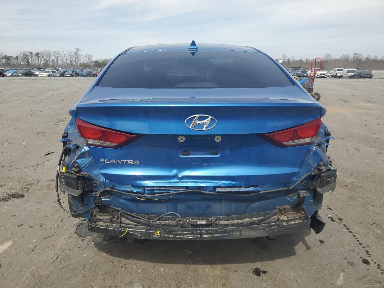 2017 HYUNDAI ELANTRA SE - Image 6