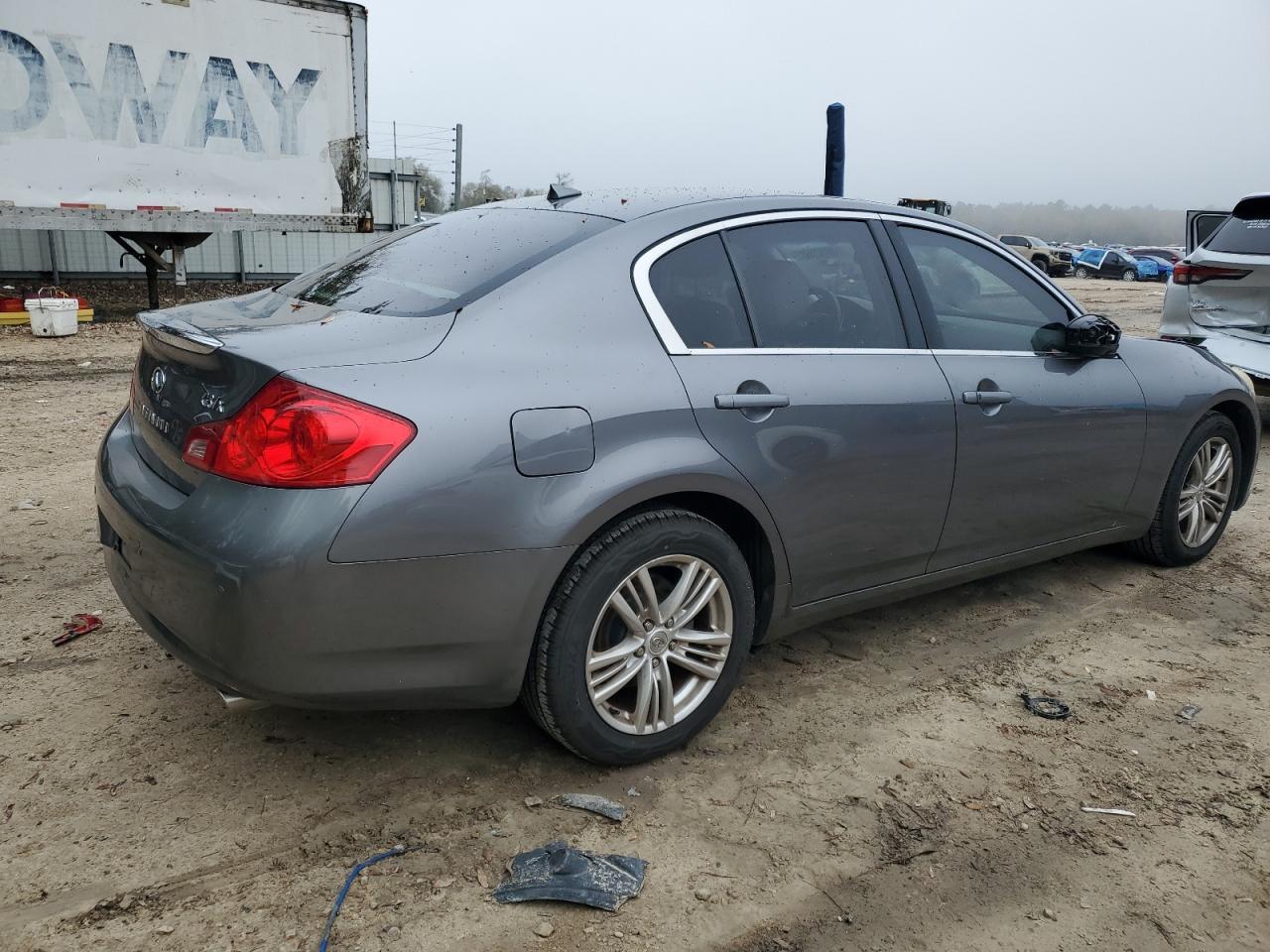2012 INFINITI G37 - Image 3