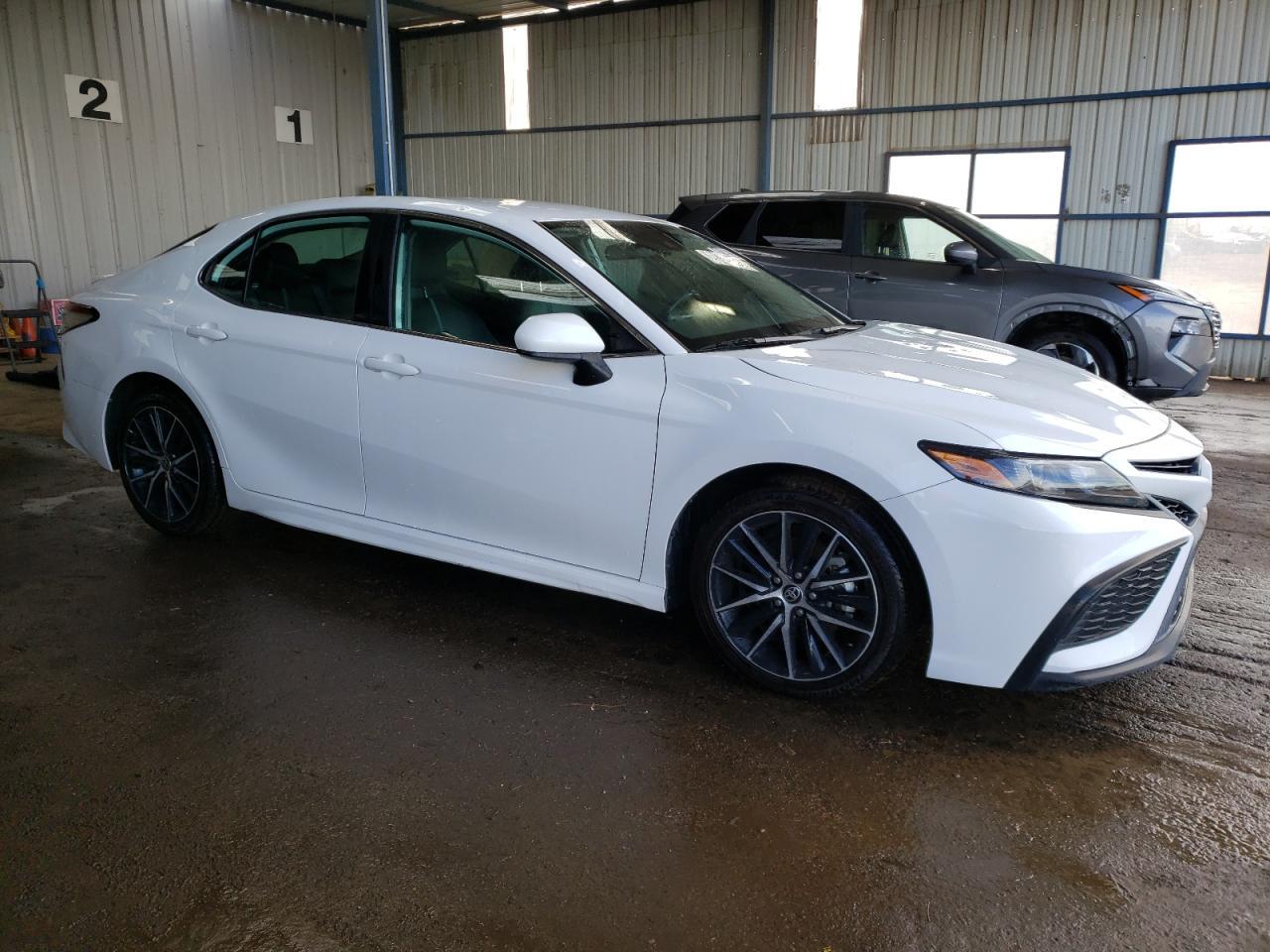 2021 TOYOTA CAMRY SE - Фото 4