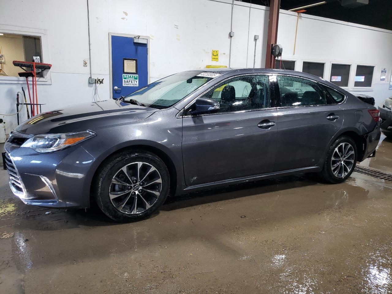2016 TOYOTA AVALON XLE