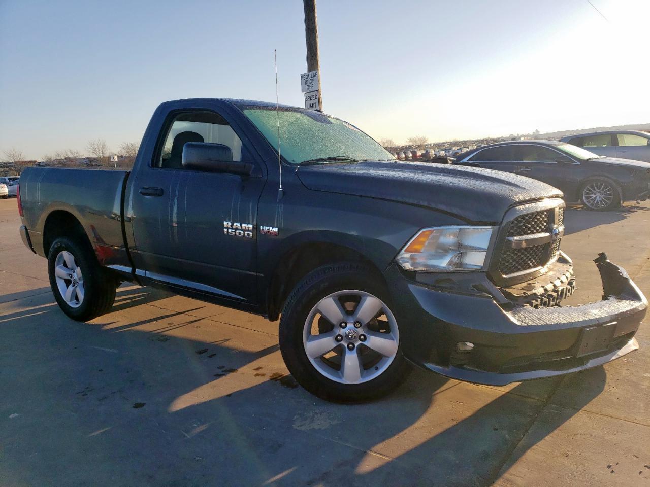 2014 RAM 1500 ST - Image 4