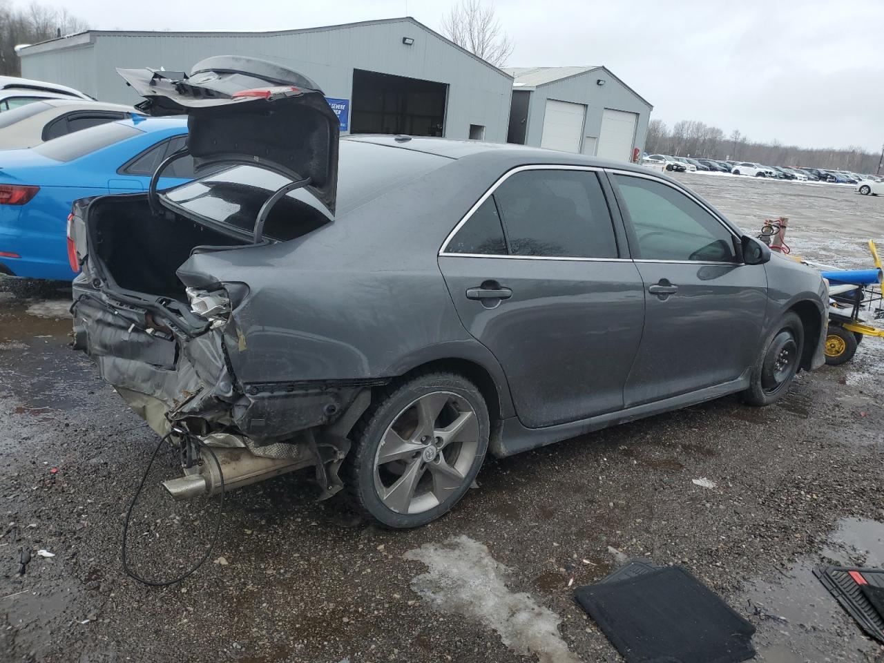 2014 TOYOTA CAMRY L - Фото 3