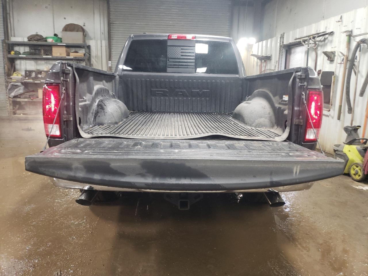 2017 RAM 1500 SLT - Image 6