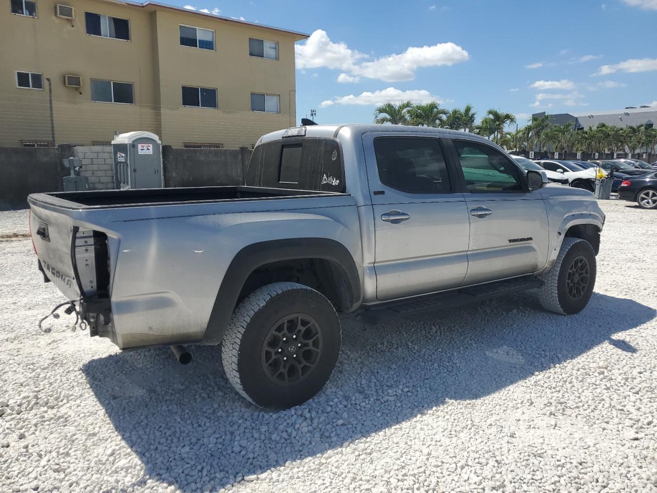 2019 TOYOTA TACOMA DOU - Фото 3