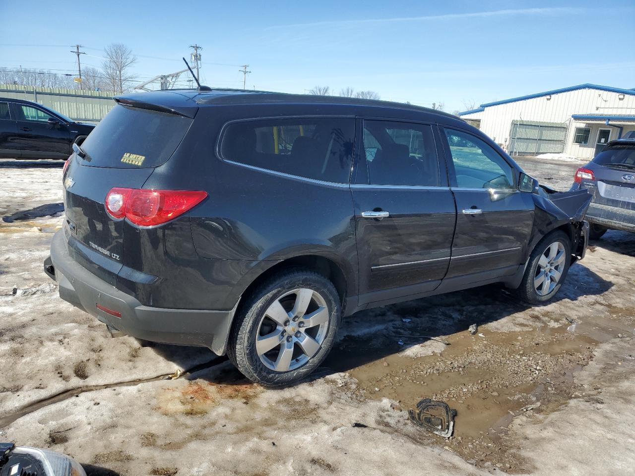 2011 CHEVROLET TRAVERSE L - Фото 3