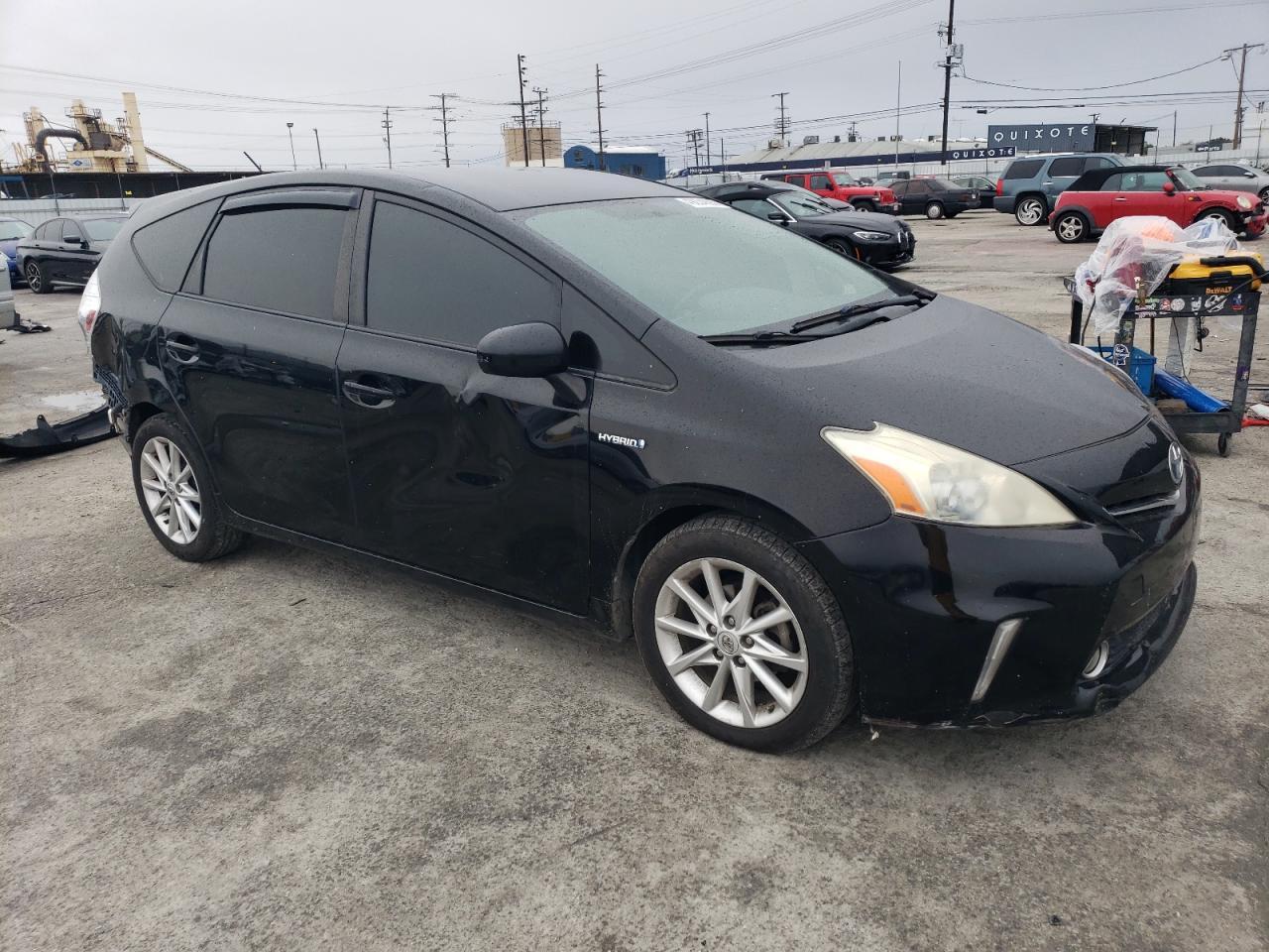 2013 TOYOTA PRIUS V - Image 4