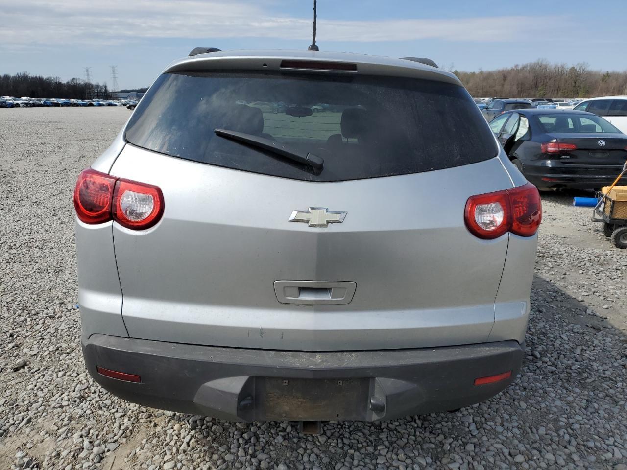 2012 CHEVROLET TRAVERSE L - Image 6