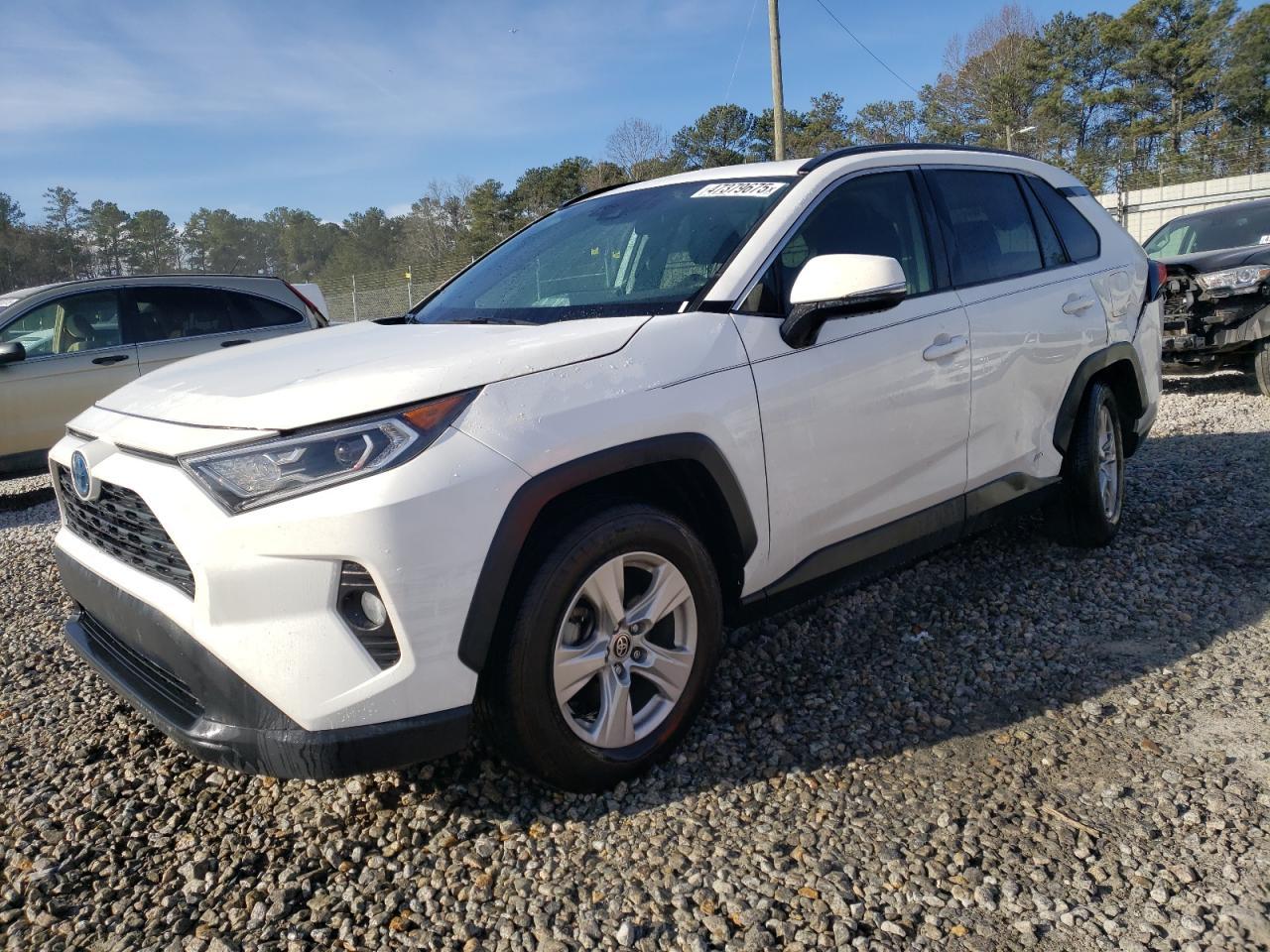 2020 TOYOTA RAV4 XLE