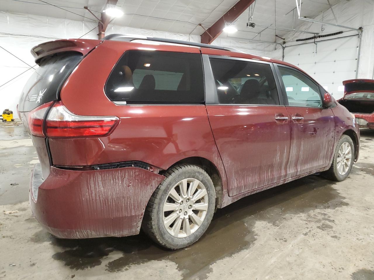 2015 TOYOTA SIENNA XLE - Фото 3