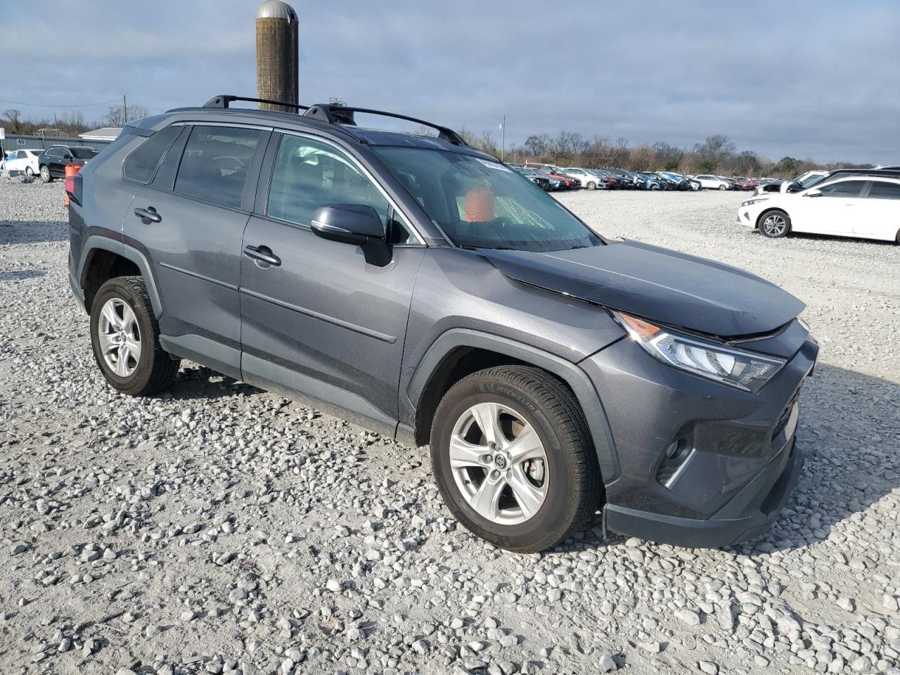 2020 TOYOTA RAV4 XLE - Image 4