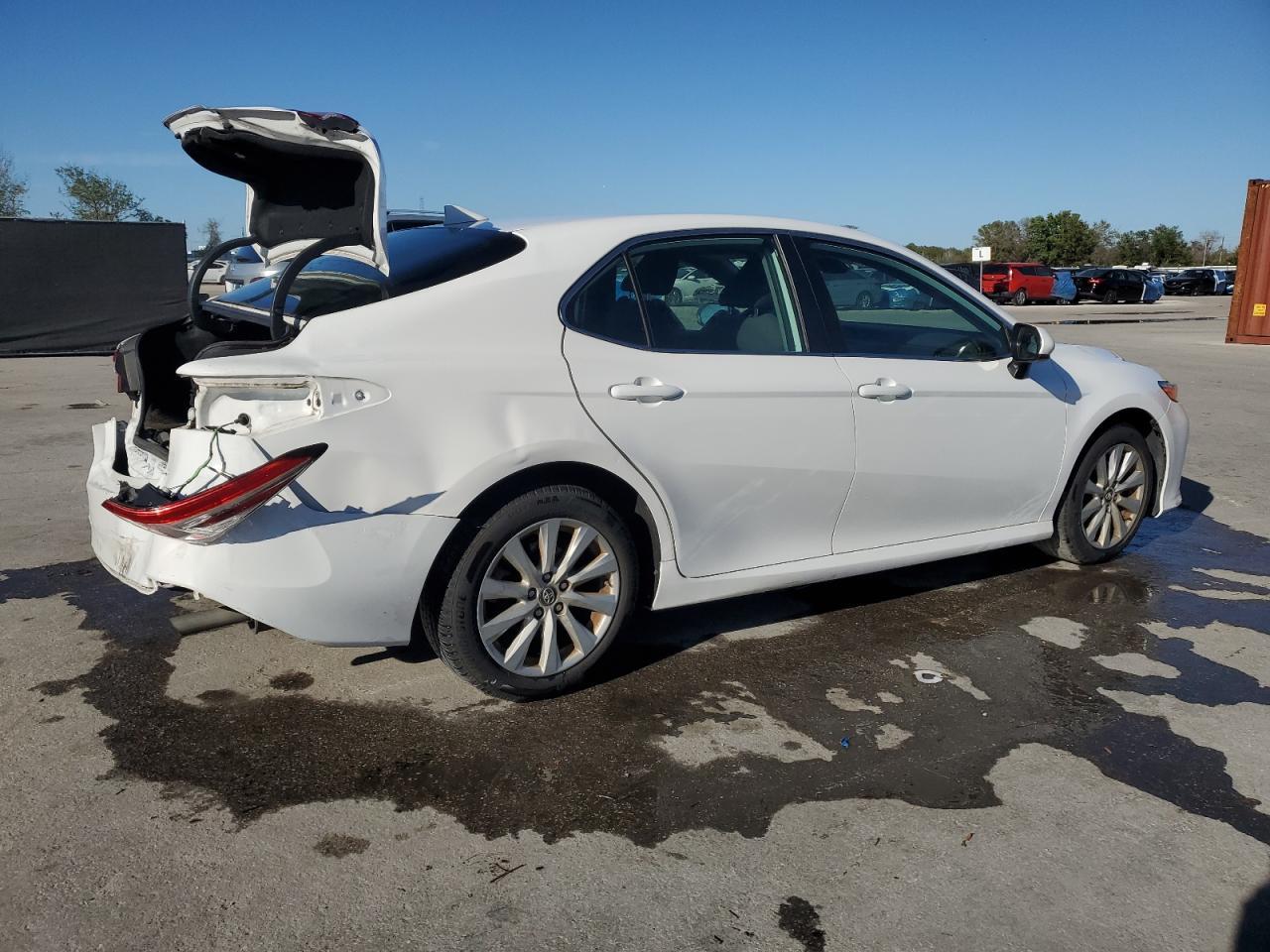2019 TOYOTA CAMRY L - Фото 3