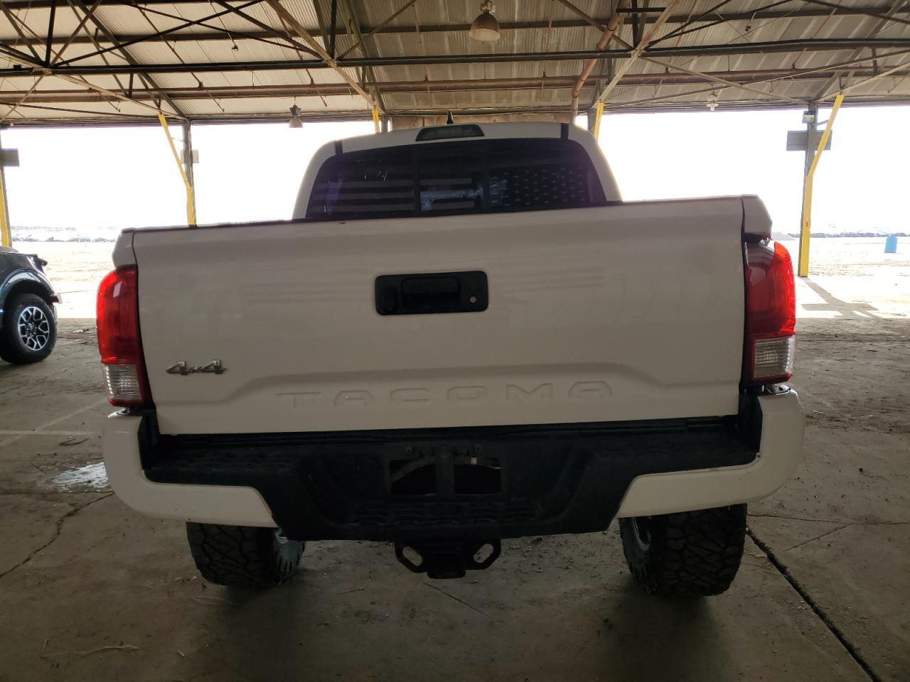 2017 TOYOTA TACOMA DOU - Фото 6