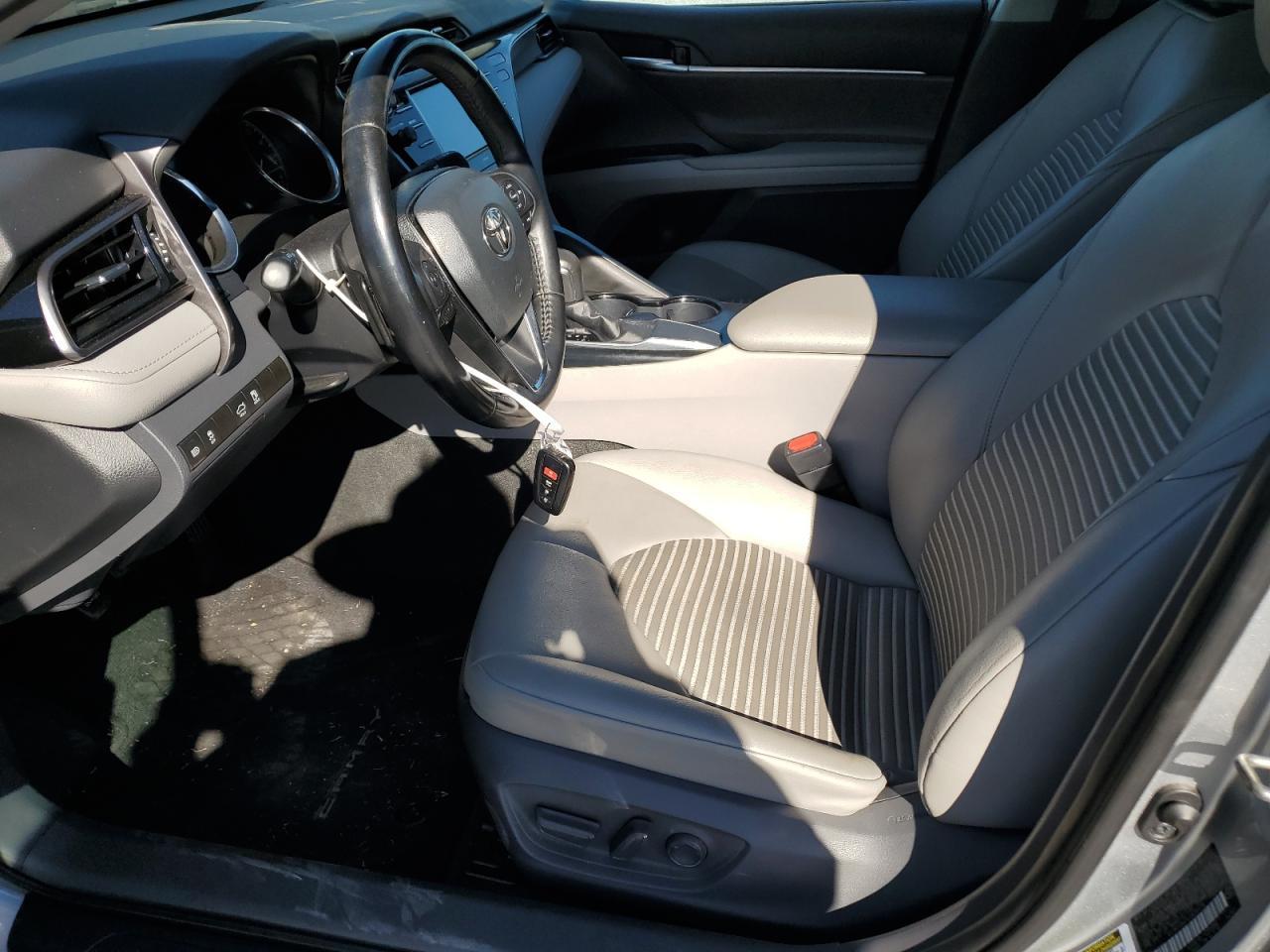 2020 TOYOTA CAMRY SE - Image 7