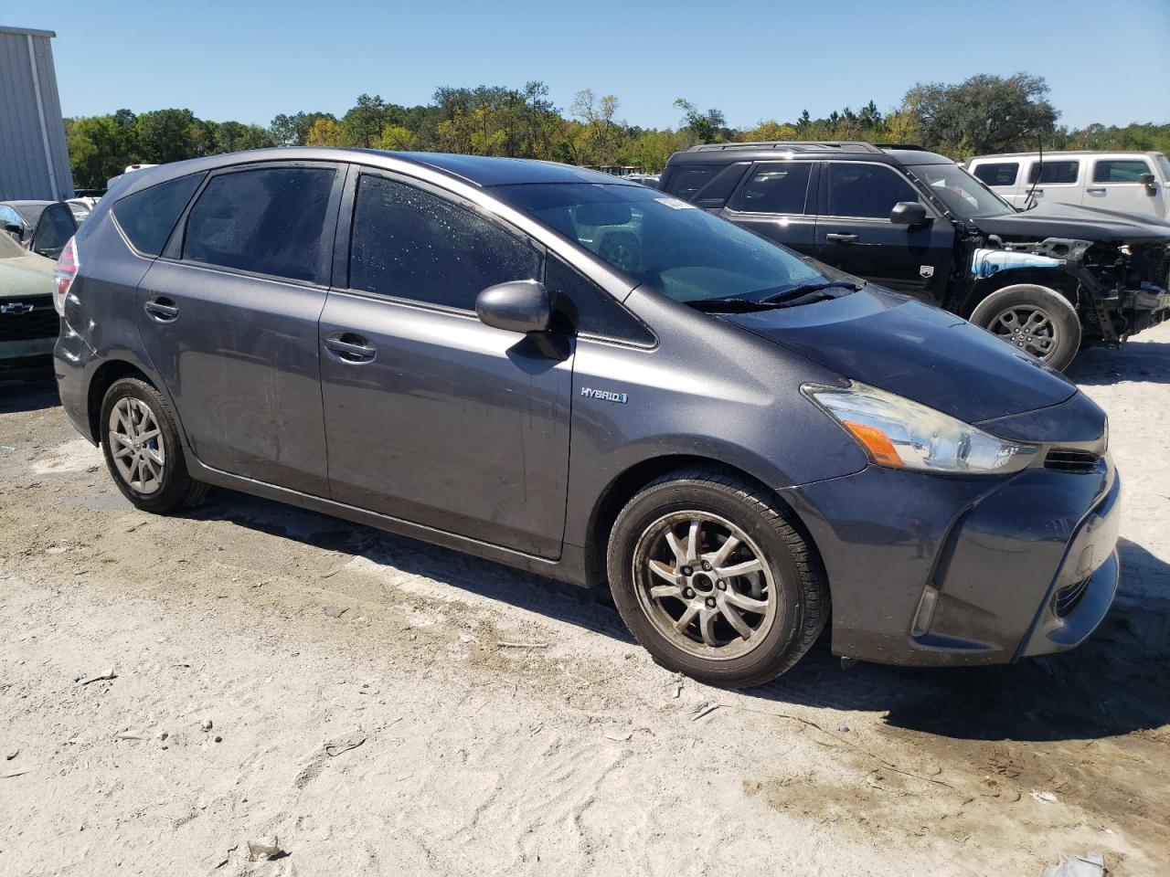 2015 TOYOTA PRIUS V - Image 4