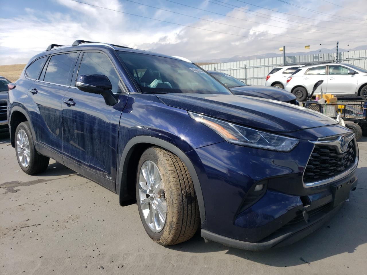 2024 TOYOTA HIGHLANDER - Image 4