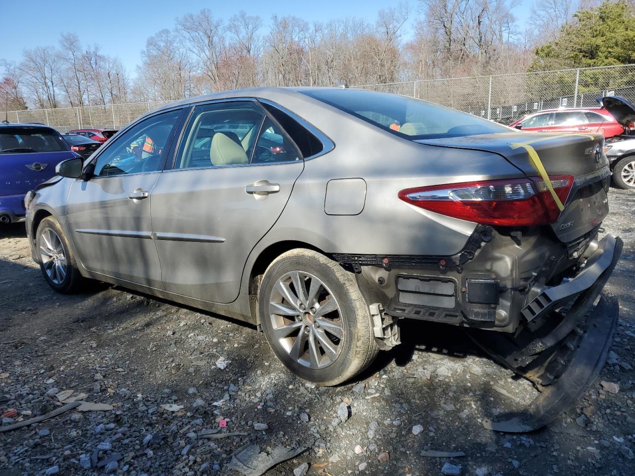 2016 TOYOTA CAMRY LE - Фото 2