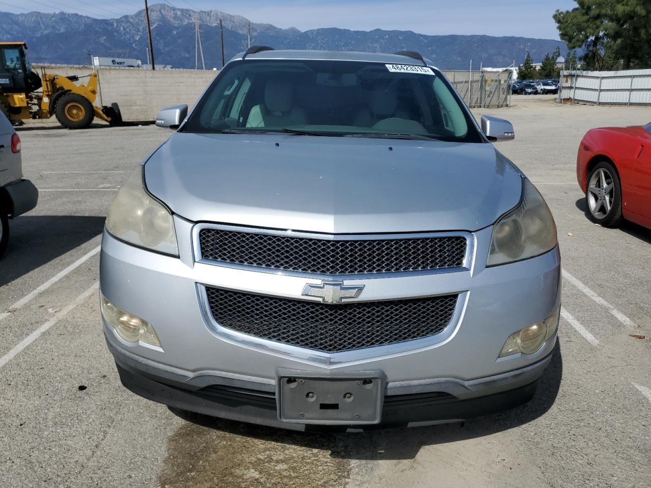 2011 CHEVROLET TRAVERSE L - Image 5