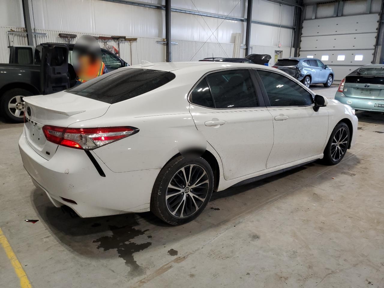 2020 TOYOTA CAMRY SE - Image 3