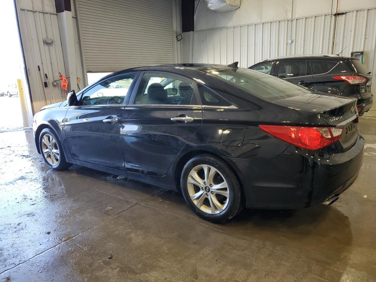 2011 HYUNDAI SONATA SE - Image 2