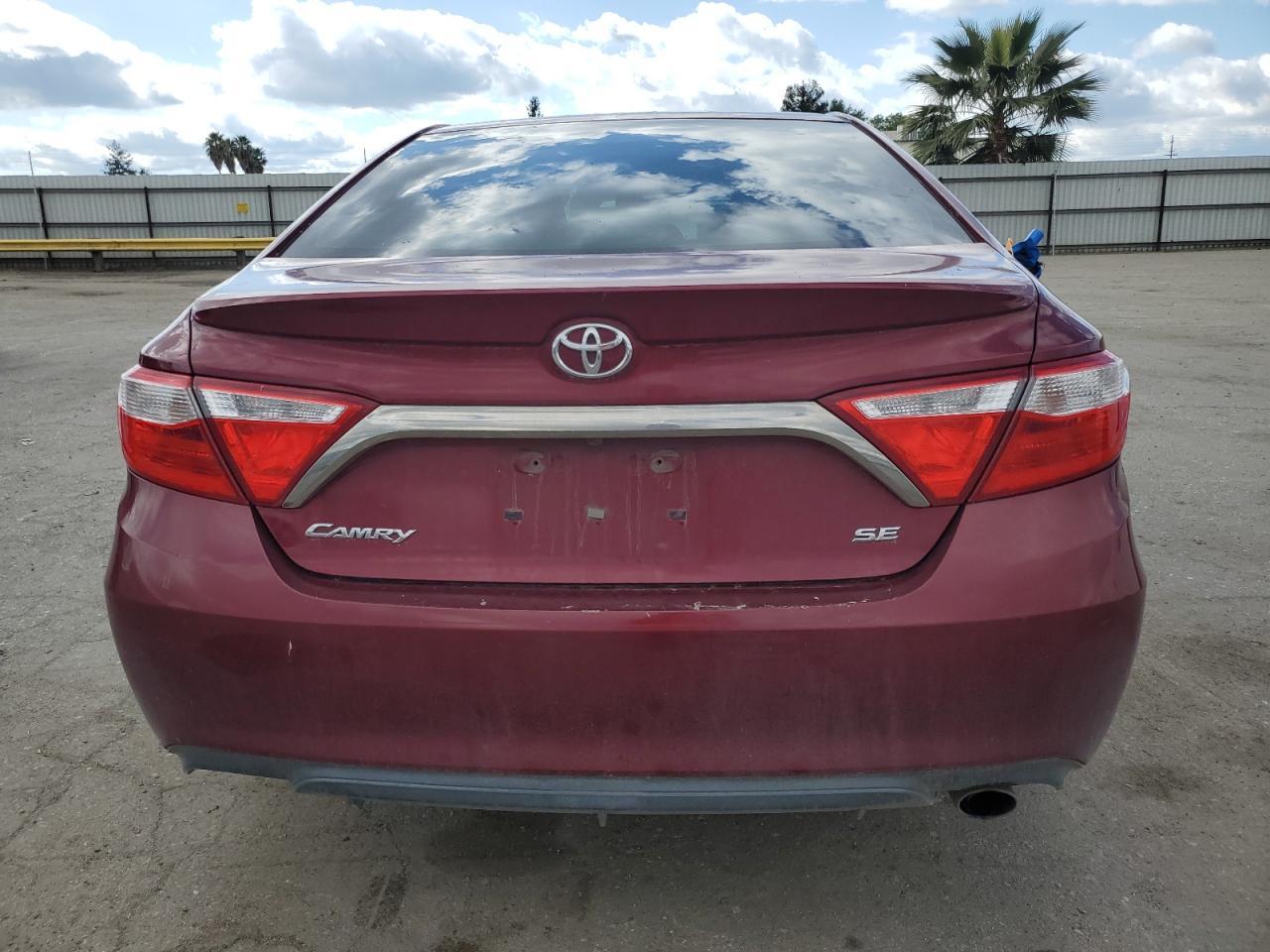 2016 TOYOTA CAMRY LE - Фото 6