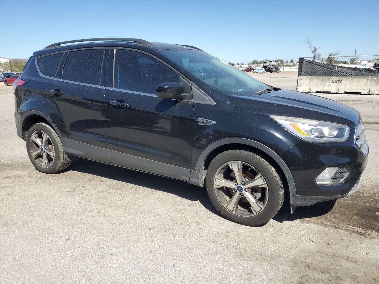 2017 FORD ESCAPE SE - Image 4
