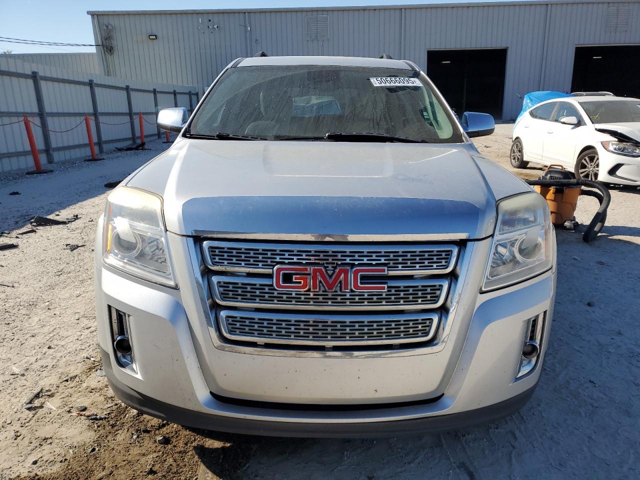 2012 GMC TERRAIN SL - Image 5