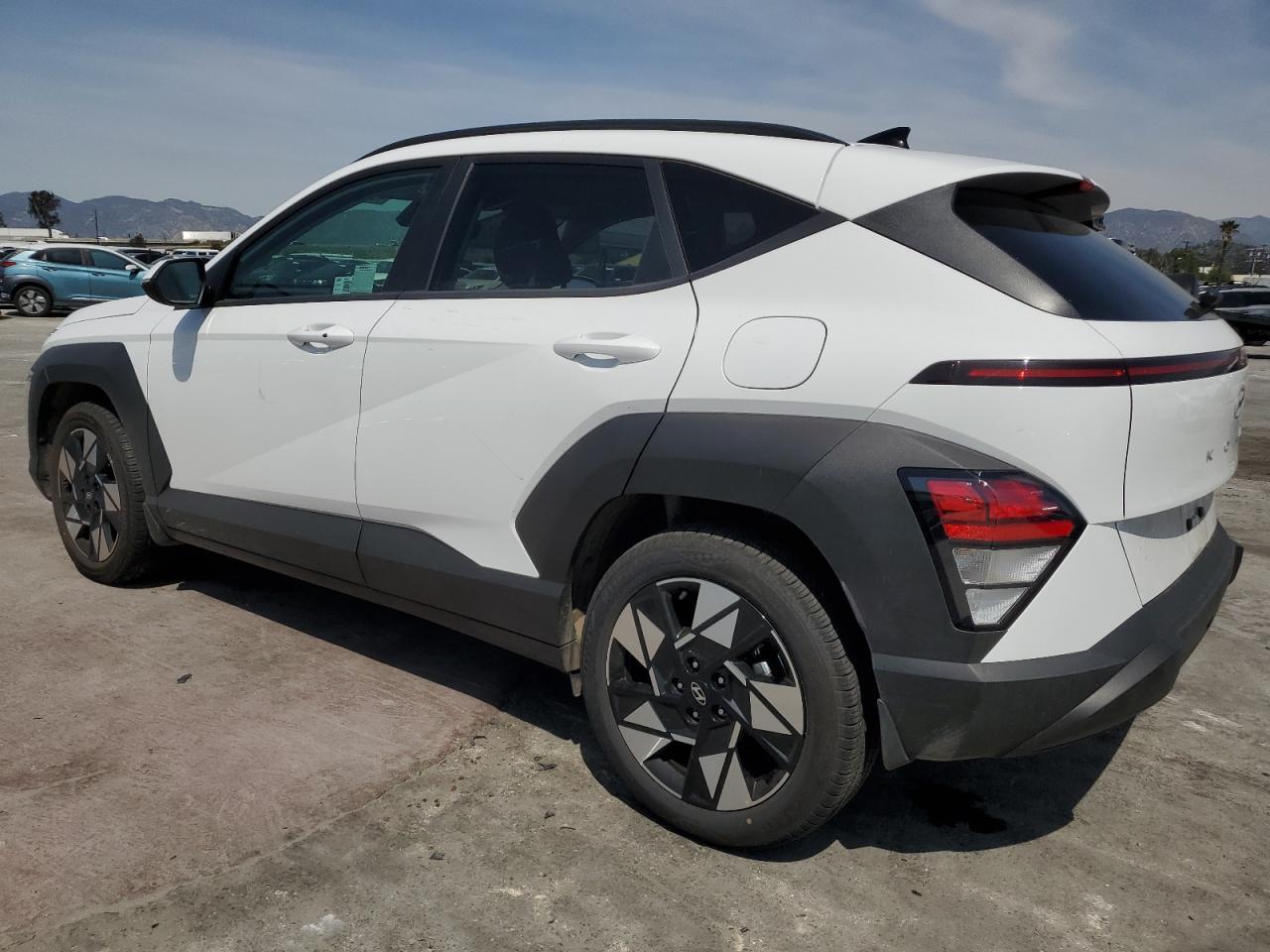 2024 HYUNDAI KONA SEL - Фото 2
