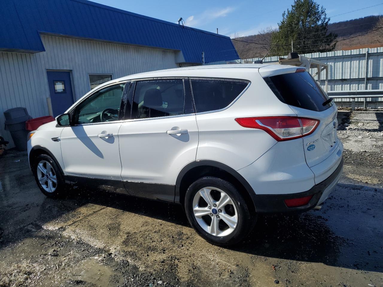2015 FORD ESCAPE SE - Image 2