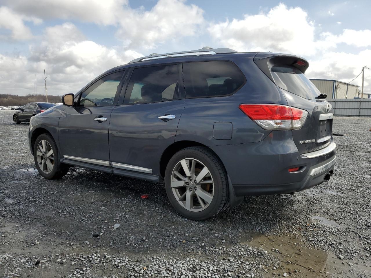 2013 NISSAN PATHFINDER - Фото 2