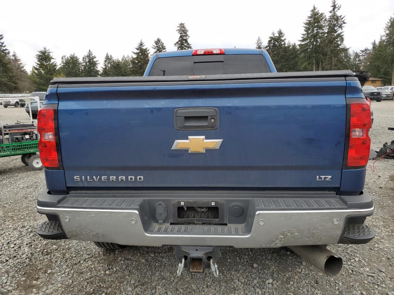 2017 CHEVROLET SILVERADO - Image 6