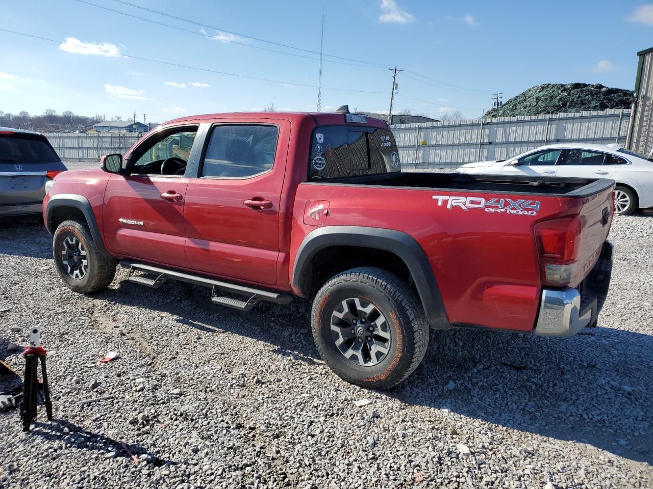 2017 TOYOTA TACOMA DOU - Фото 2
