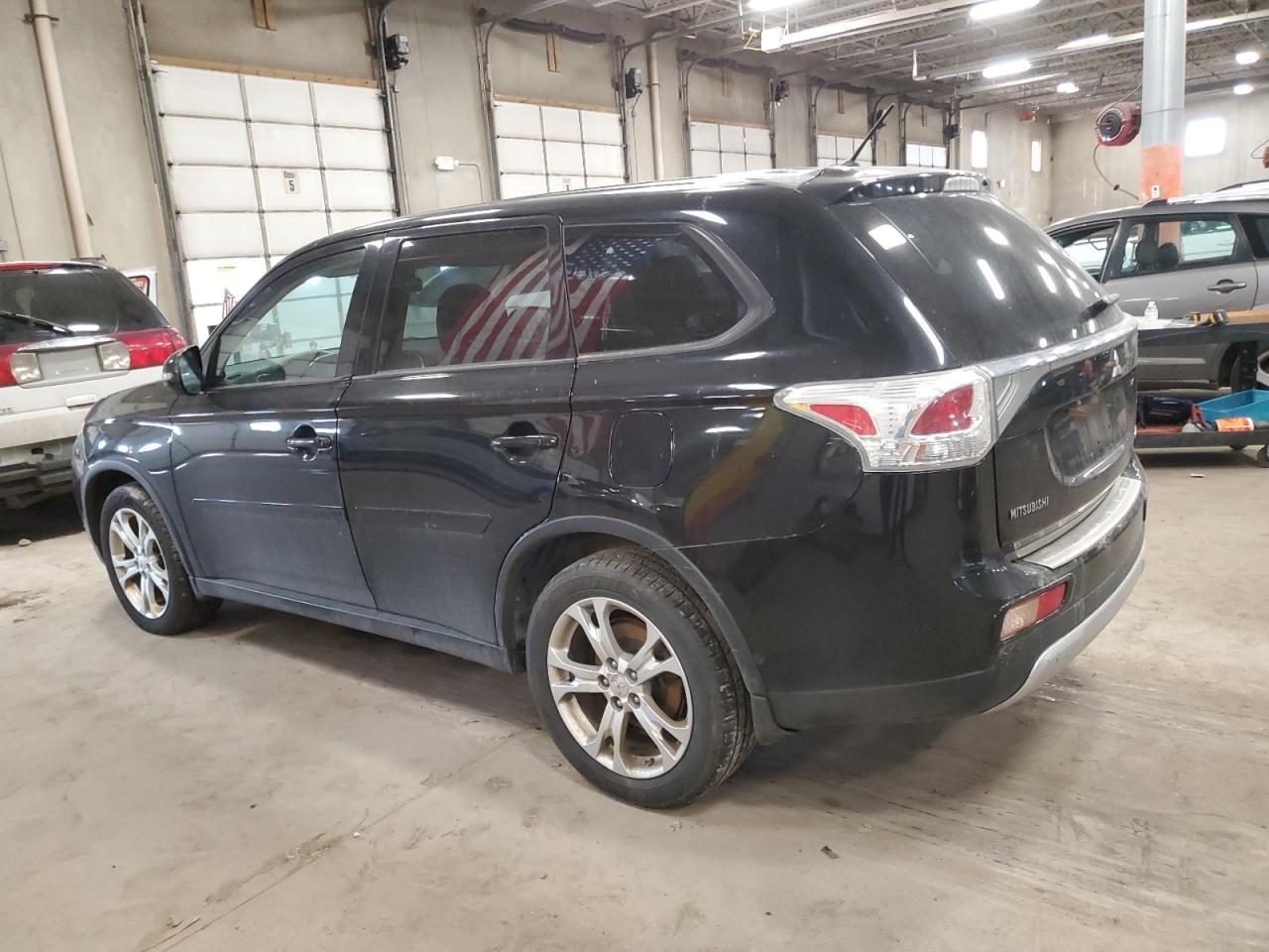 2015 MITSUBISHI OUTLANDER - Image 2
